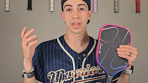 “ADDICTING TO HIT”