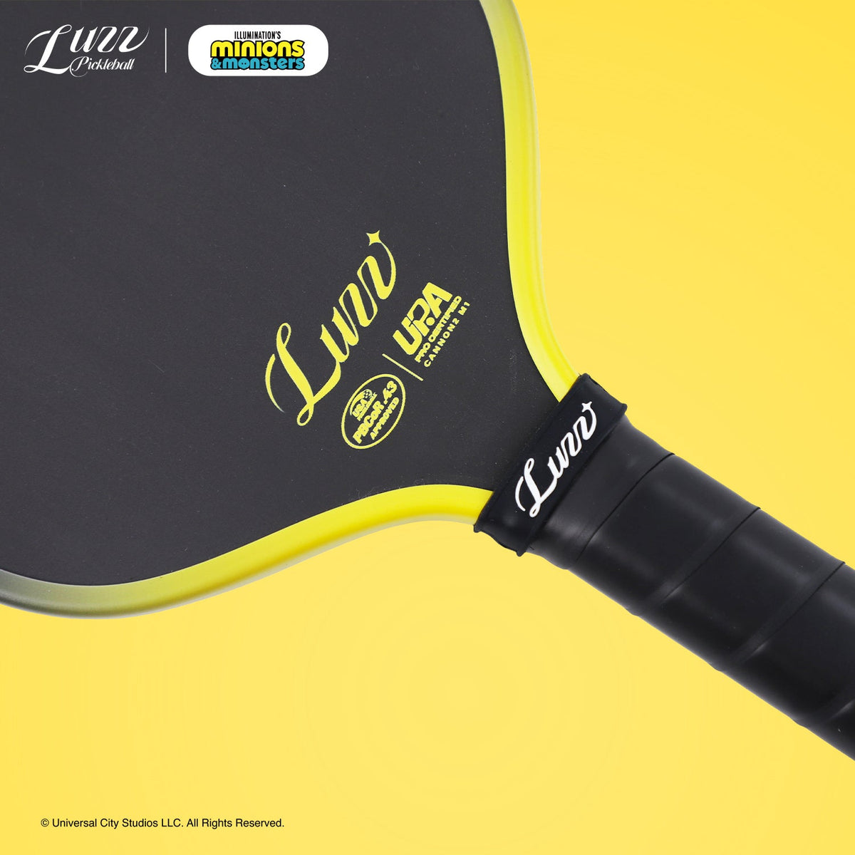 Close-up of the paddle face bottom and handle details
